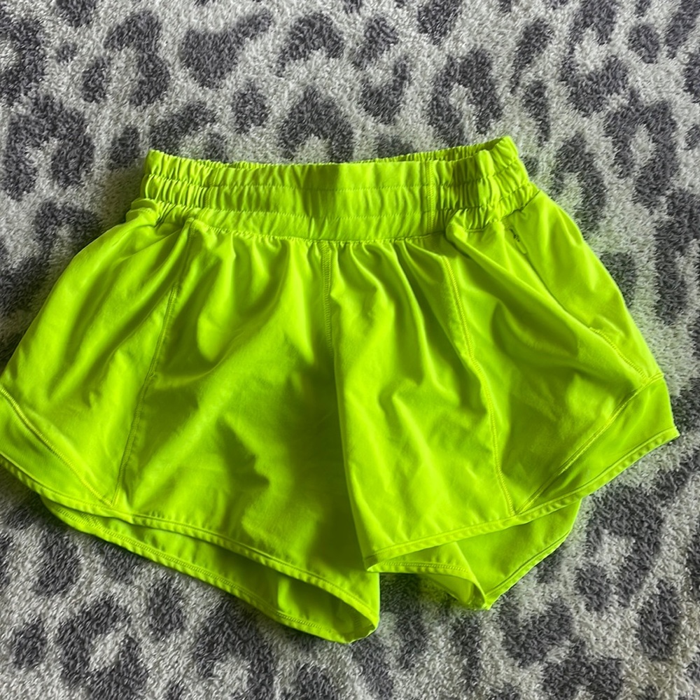 Lululemon Hotty Hot 4’ Shorts